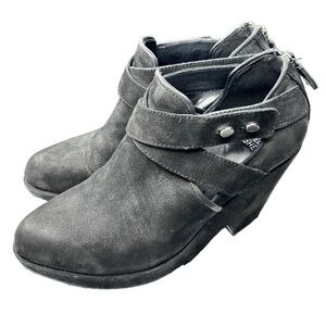 Eileen Fisher Size 7.5 Black Nubuck Suede Ankle Booties Sexy Wedge Heel  Boots